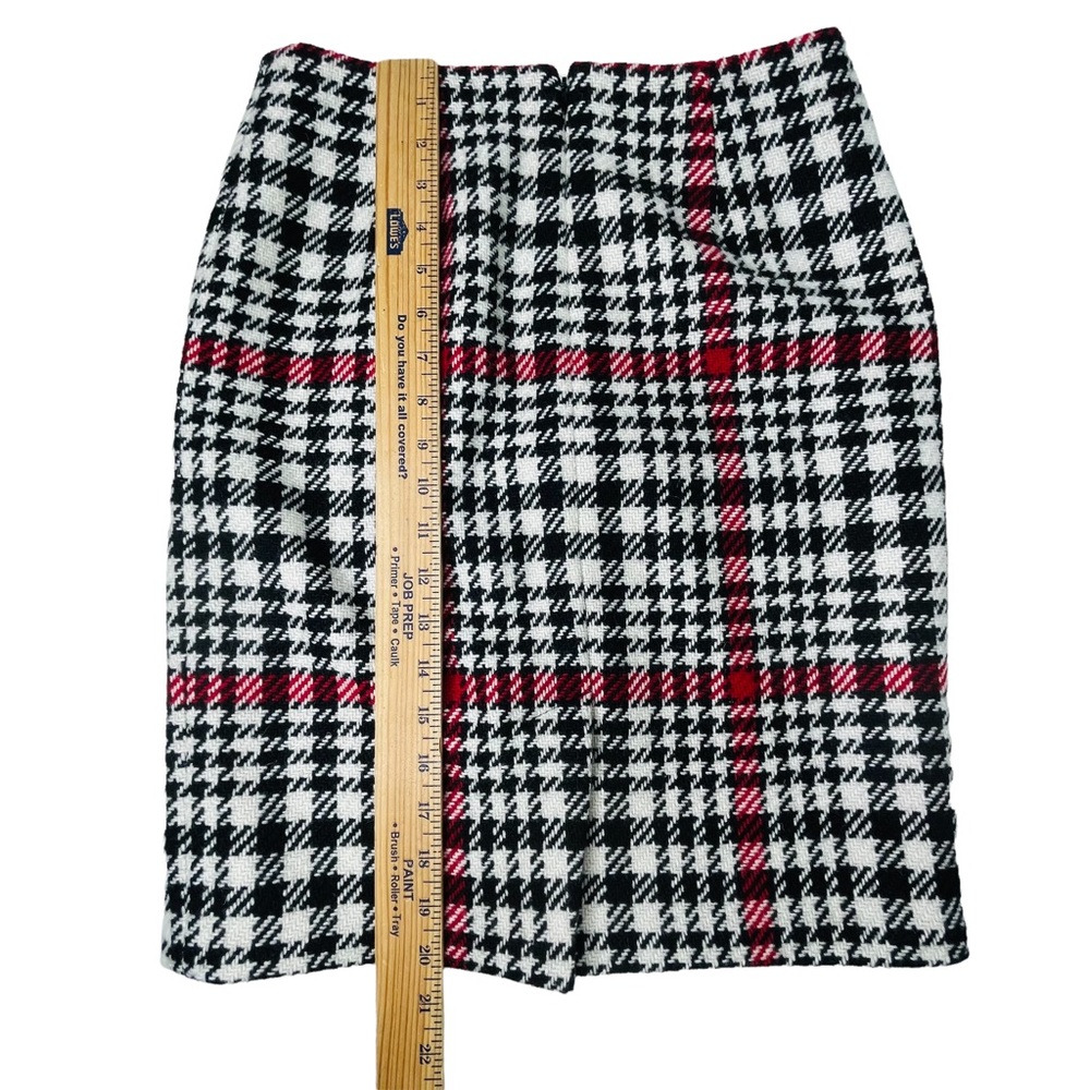 Talbots Black Red & White Houndstooth Plaid Wool Skirt Size 2P - Picture 9 of 9